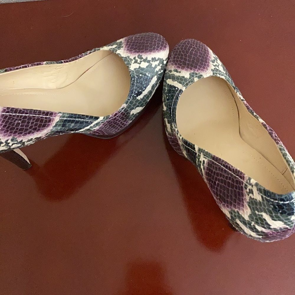 🎁👠Calvin Klein “Kendall” Round Toe Faux Snake Skin🎁🎄👠 - Picture 5 of 6
